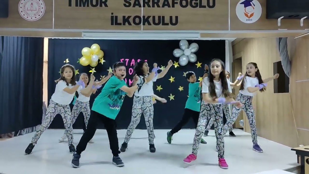 STARS OF TİMUR İNGİLİZCE KAREOKE YARIŞMASI 4C PERFORMANSI