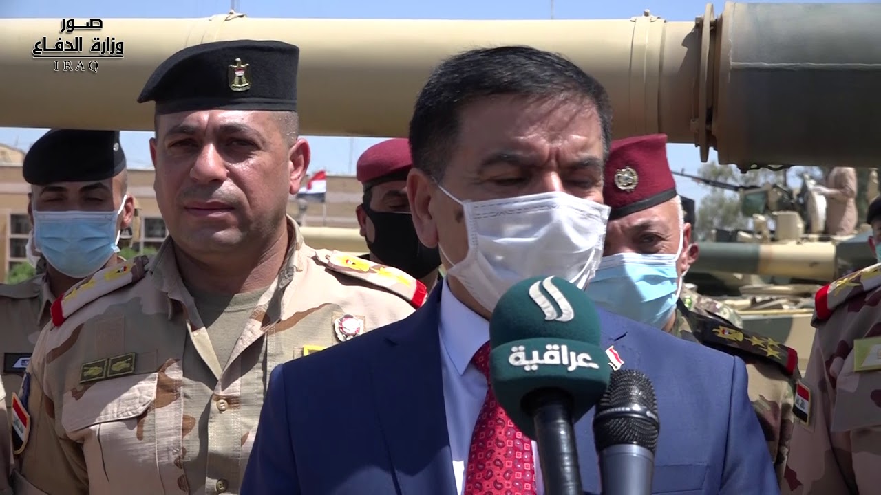 وزير الدفاع يتفقد قيادة الفرقة المدرعة التاسعة ويلتقي قائدها وضباط الركن وأمراء تشكيلاتها