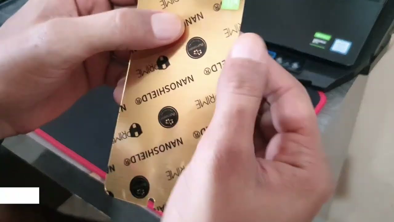 Samsung Galaxy S22 - Colocando a película