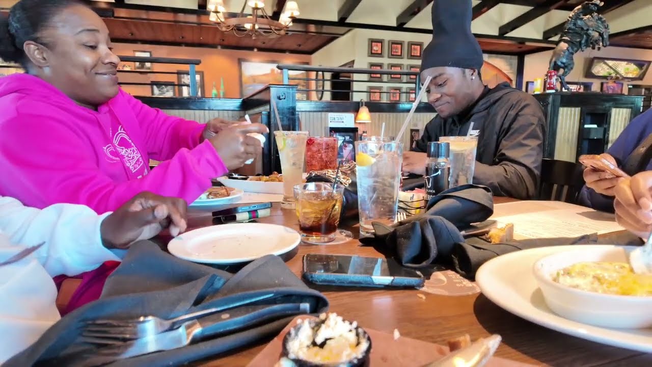 A DAY IN THE LIFE WITH DAGHETTOFAMILY , Grocery Shopping , Lunch At LONGHORN STEAKHOUSE