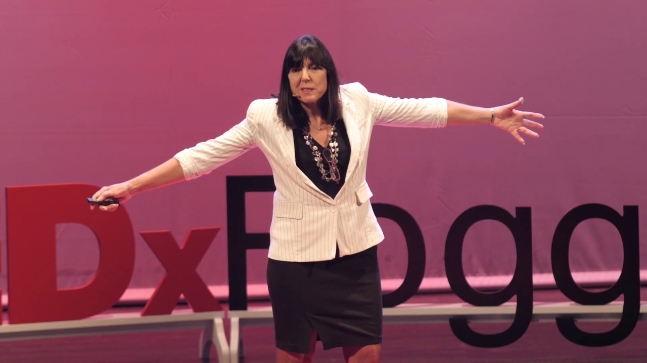 Scienza, scherma e scrittura: le tre S per tre scintille | Adriana Albini | TEDxFoggia