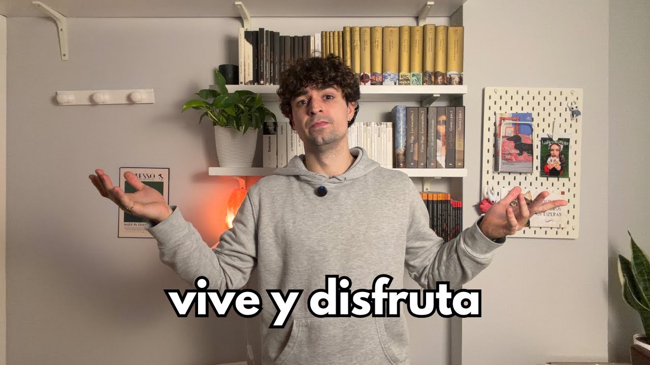 Charlando de la vida mientras os enseño libros y los coloco