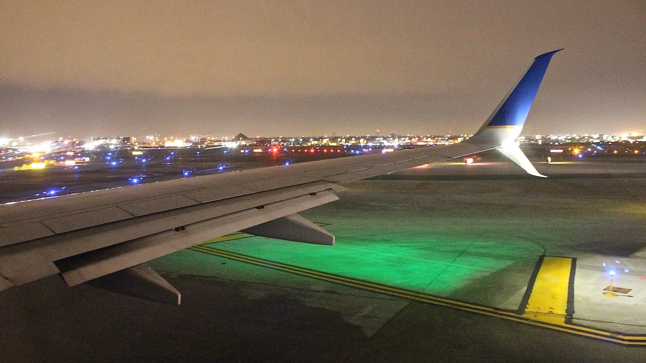 United Airlines Boeing 737-900 Night Takeoff from Chicago O'Hare | ORD-LAX