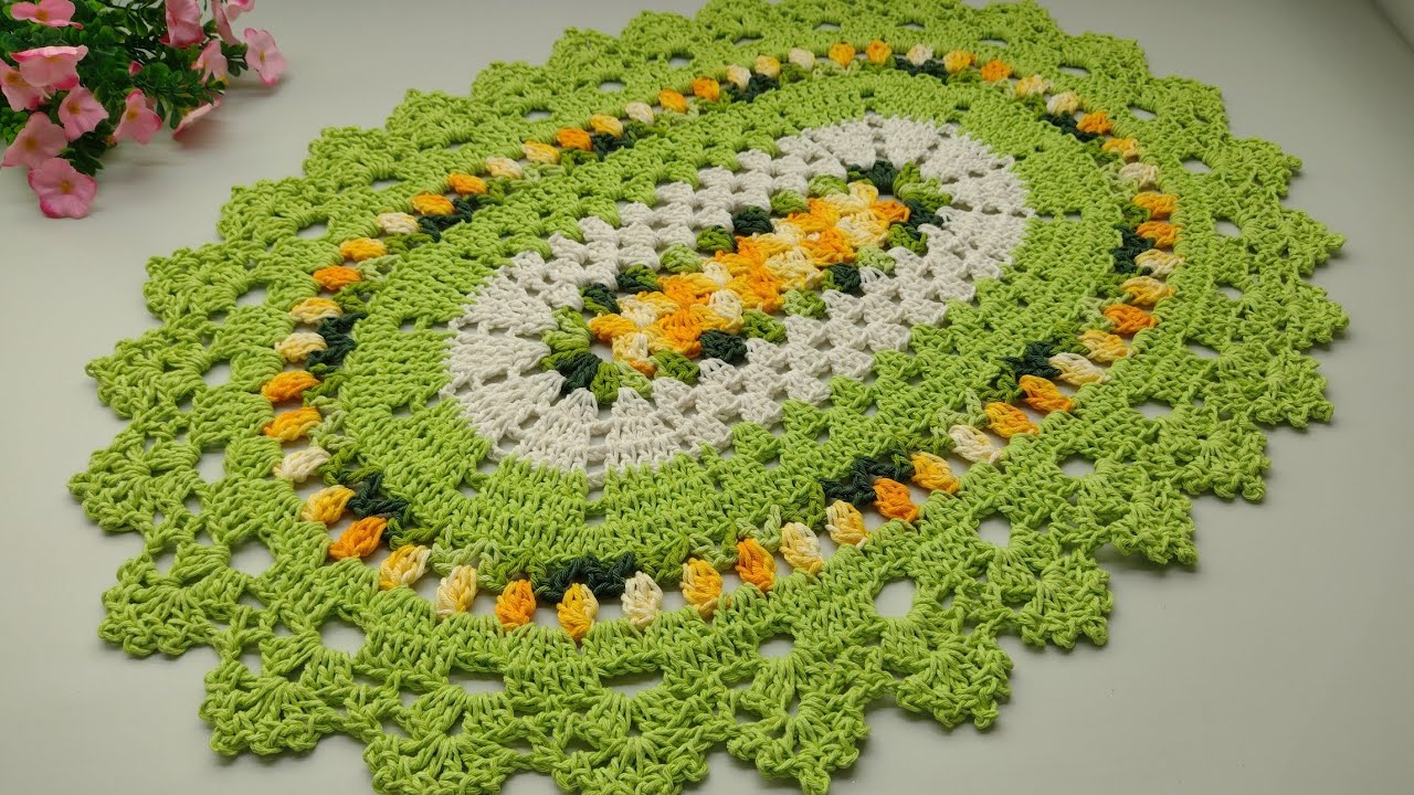 Tapete Yasmin com Tulipas com base de Florzinha DESTRO