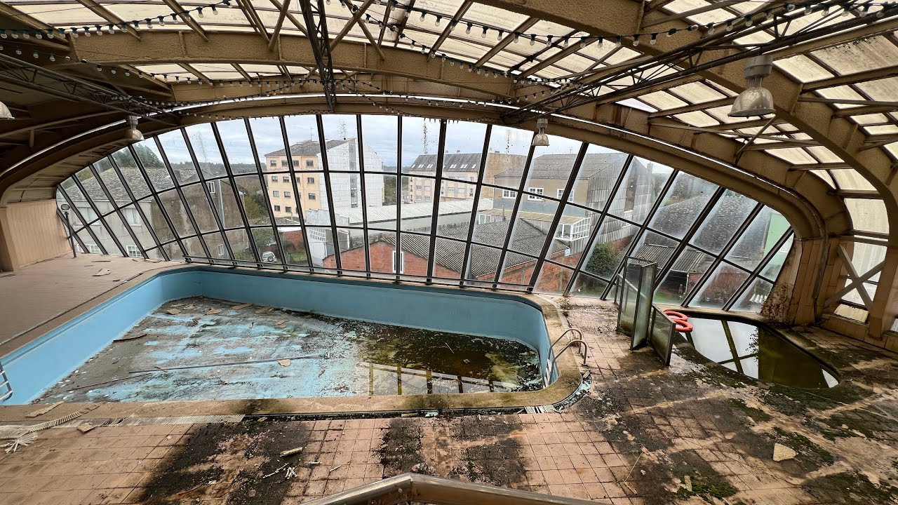 DISCOTECA ABANDONADA 🪩 🕺 tenía una PISCINA gigantesca dentro para fiestas VIP y un HOTEL enorme!!
