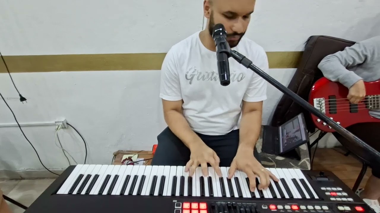 Ministração Ele é Exaltado / Medley - Tocando no Culto