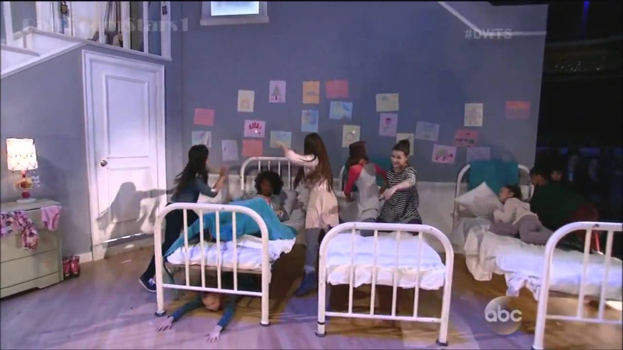 New Annie Movie Feat Quvenzhané Wallis DWTS 19 Finals