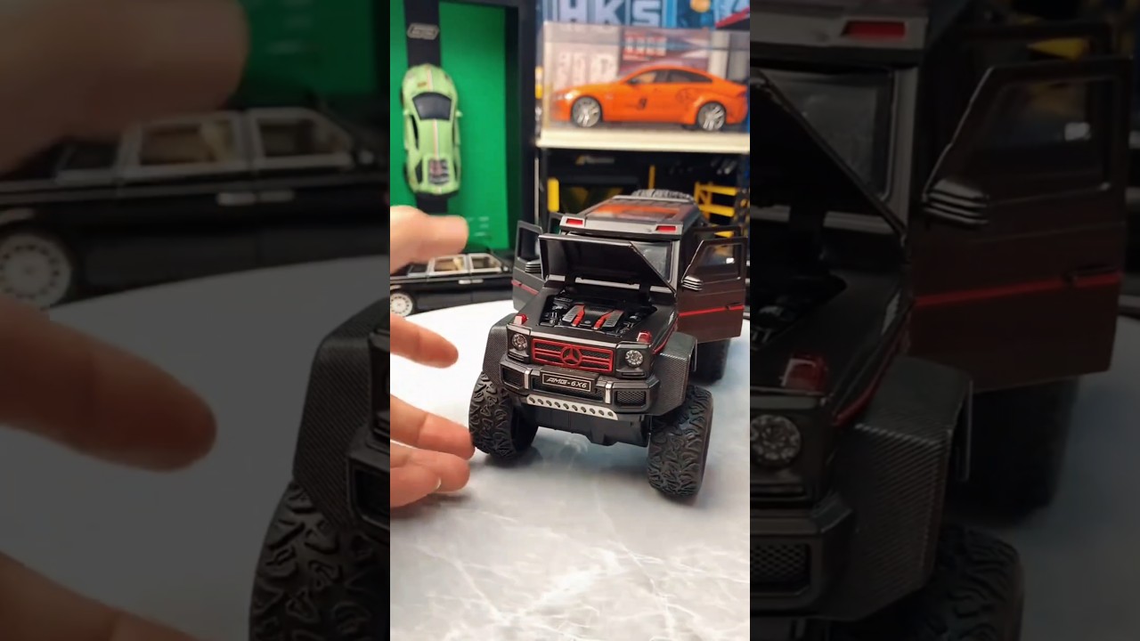 Mercedes-Benz six-wheel shock-absorbing alloy car #lifehack #automobile #cyclelight #toys