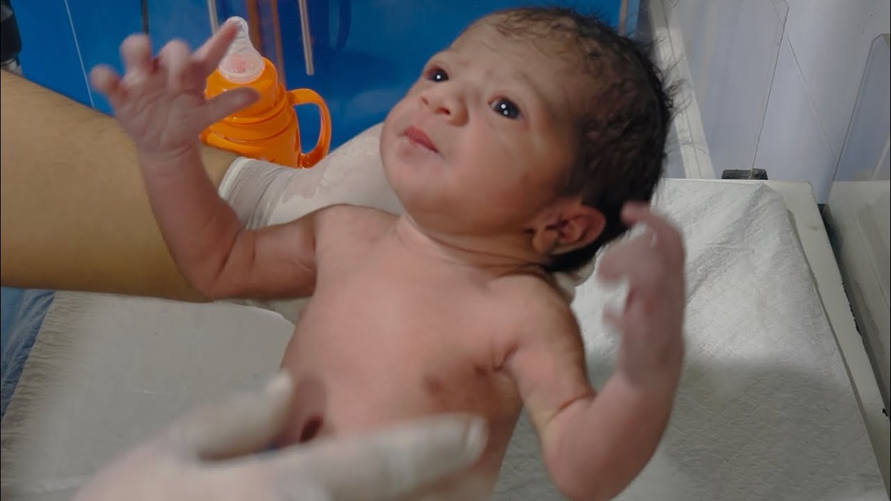 Cute Baby in NICU Feeding Time with Nurse Love & Care 🍼❤️ #NICUBaby #NewbornFeeding🤲🙏❤️