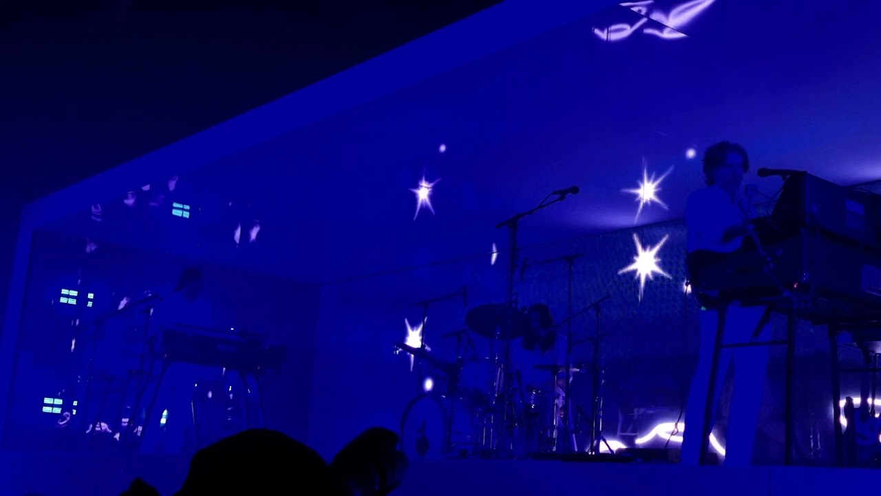 AIR, Sexy boy, live au 106, Rouen France. 16/02/2024.