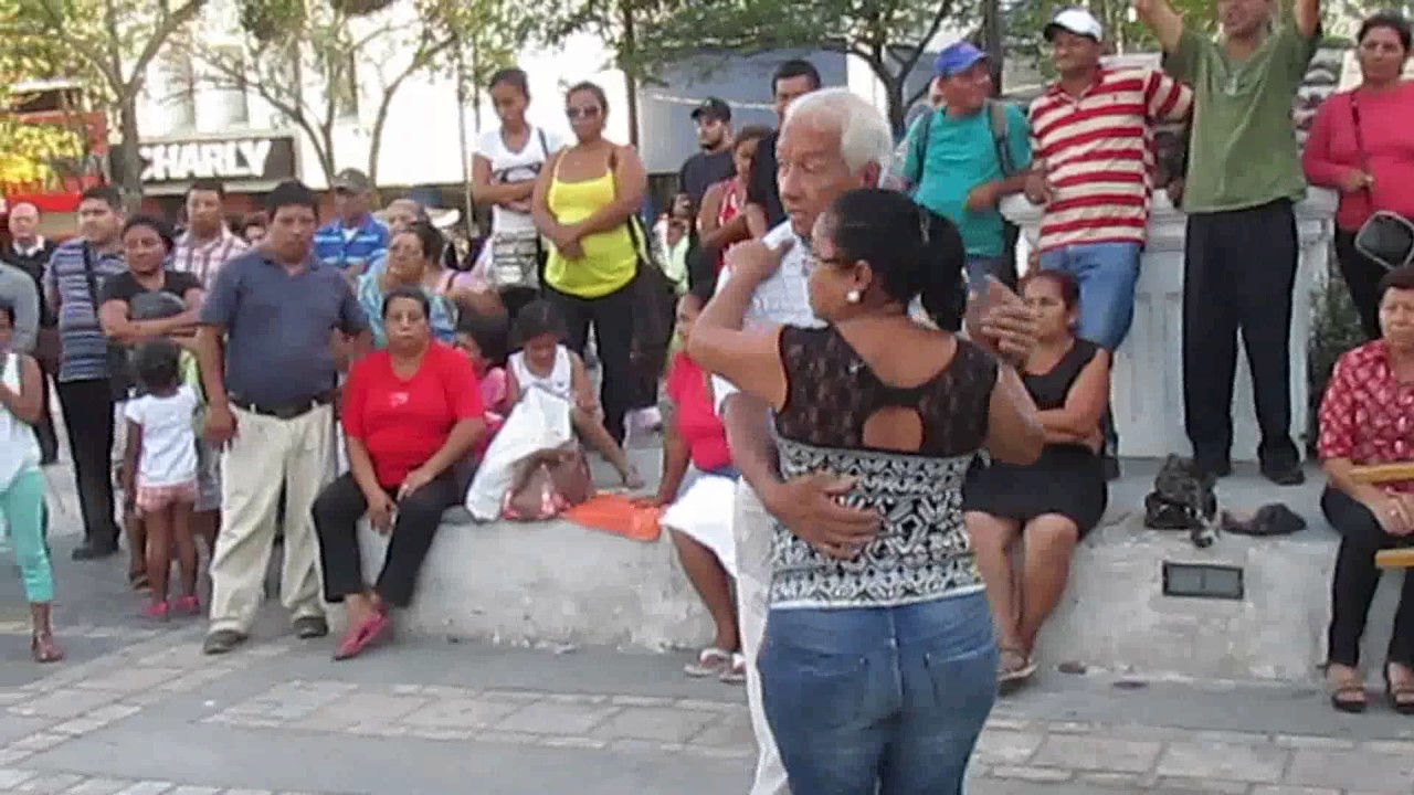 Marimba USULA Municipal, con el Tema : Gema . Filmación : Luis Eberhardt