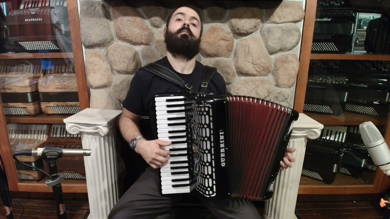 7098 - Black Guerrini Oxford 3 Piano Accordion LMMM 37 96 $3499