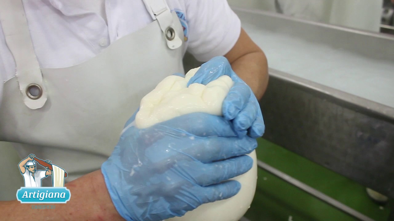 Lavorazione del Caciocavallo