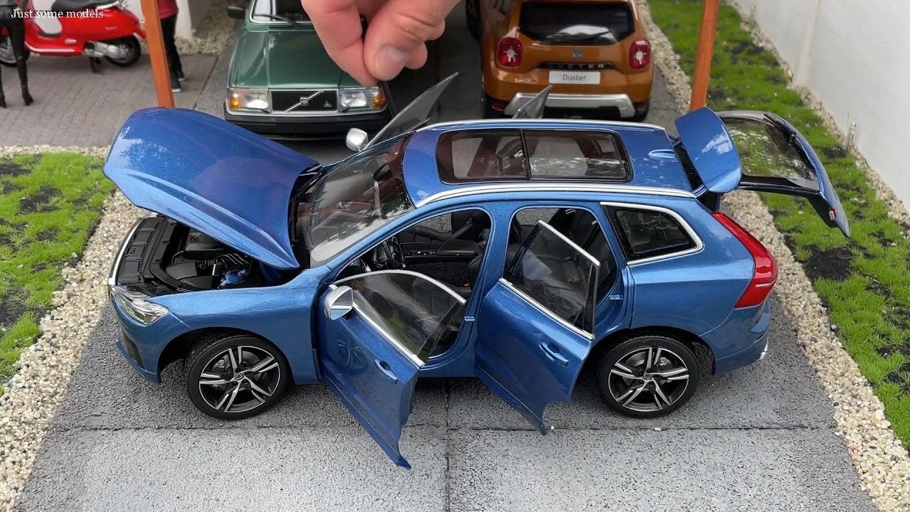 1:18 Volvo XC60 T5 AWD Inscription 2017, Bursting Blue Metallic - Paudi [Unboxing]