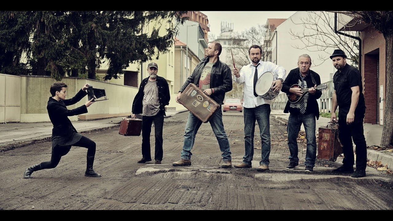 Slniečko - ČAKÁM (Lyrics)