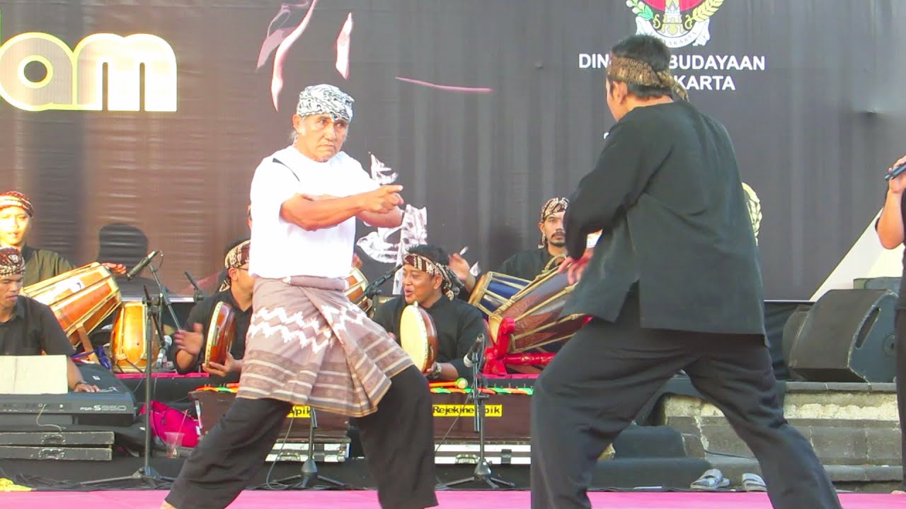 Pencak Silat Maenpo Cikalong, Aliran Unik dari Cianjur - PENCAK 4 JAM (Demo Jurus Perguruan Silat)