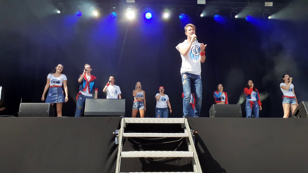 Campus 12 op herentals feest ~ so in love