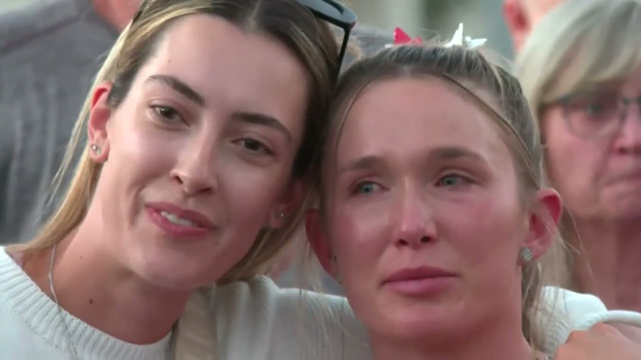 Emotional Charlie Kirk mourners gather at Turning Point headquarters memorial to ex-CEO
