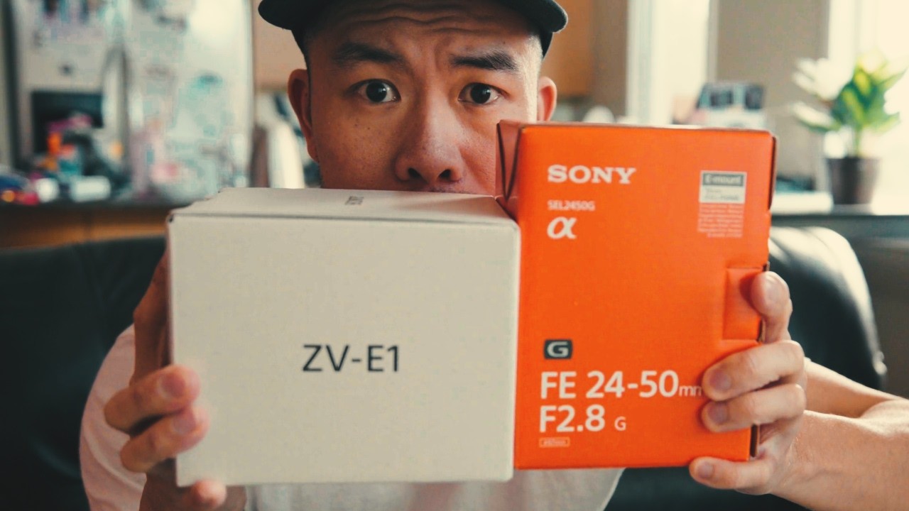 Распаковка фотоаппарата Sony ZV-E1 с объективом 24-50mm f/2.8 G.