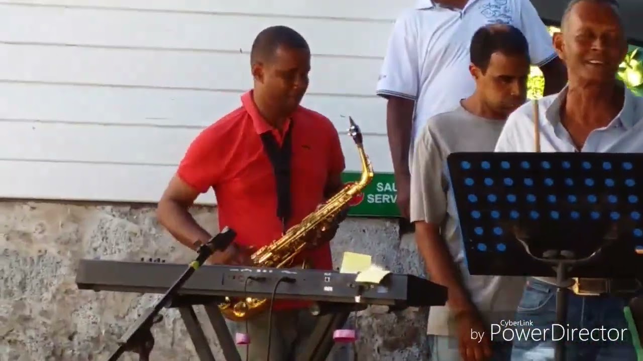 Le Groupe Chut´ Niagara de Sainte Suzanne.