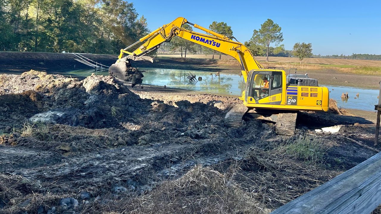 Building a trophy bass pond - dredging Tex&rsquo;s Pond 