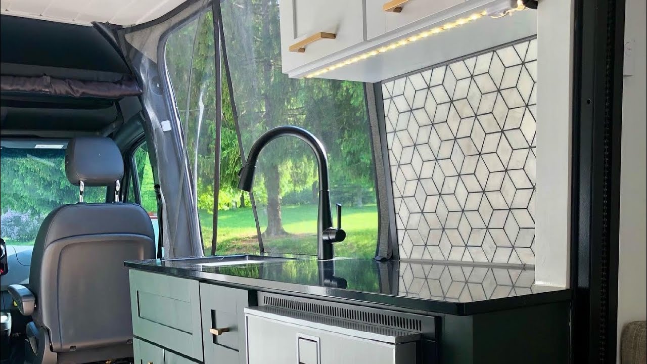 VAN TOUR / BED LIFT / CUSTOM CAMPERVAN