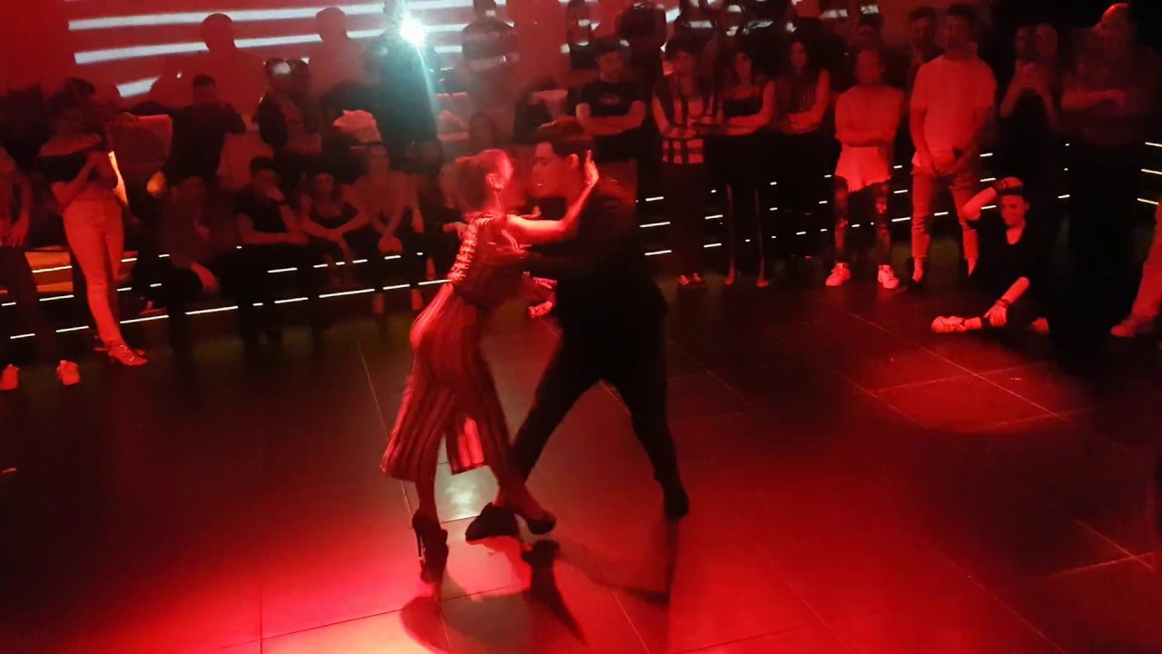 Maurizio Bollo y Simona Buonanno [Abbracciame] Bachata Social @Woodstock Firenze