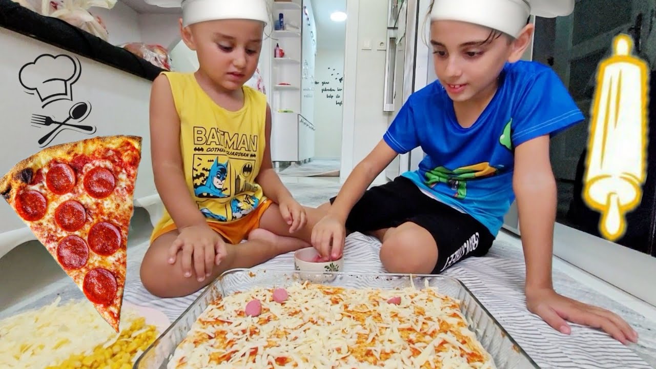 EFE VE EMİR PİZZACI OLDU AKŞAM YEMEĞİ İÇİN PİZZA YAPTIK!!
