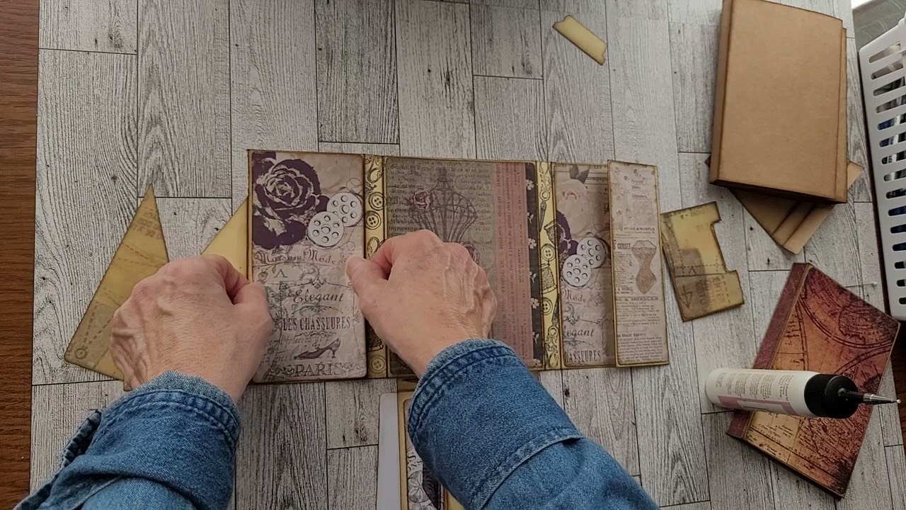 copy cat Tim Holtz Accocordion folio ( part 2) from camelia crafts designs