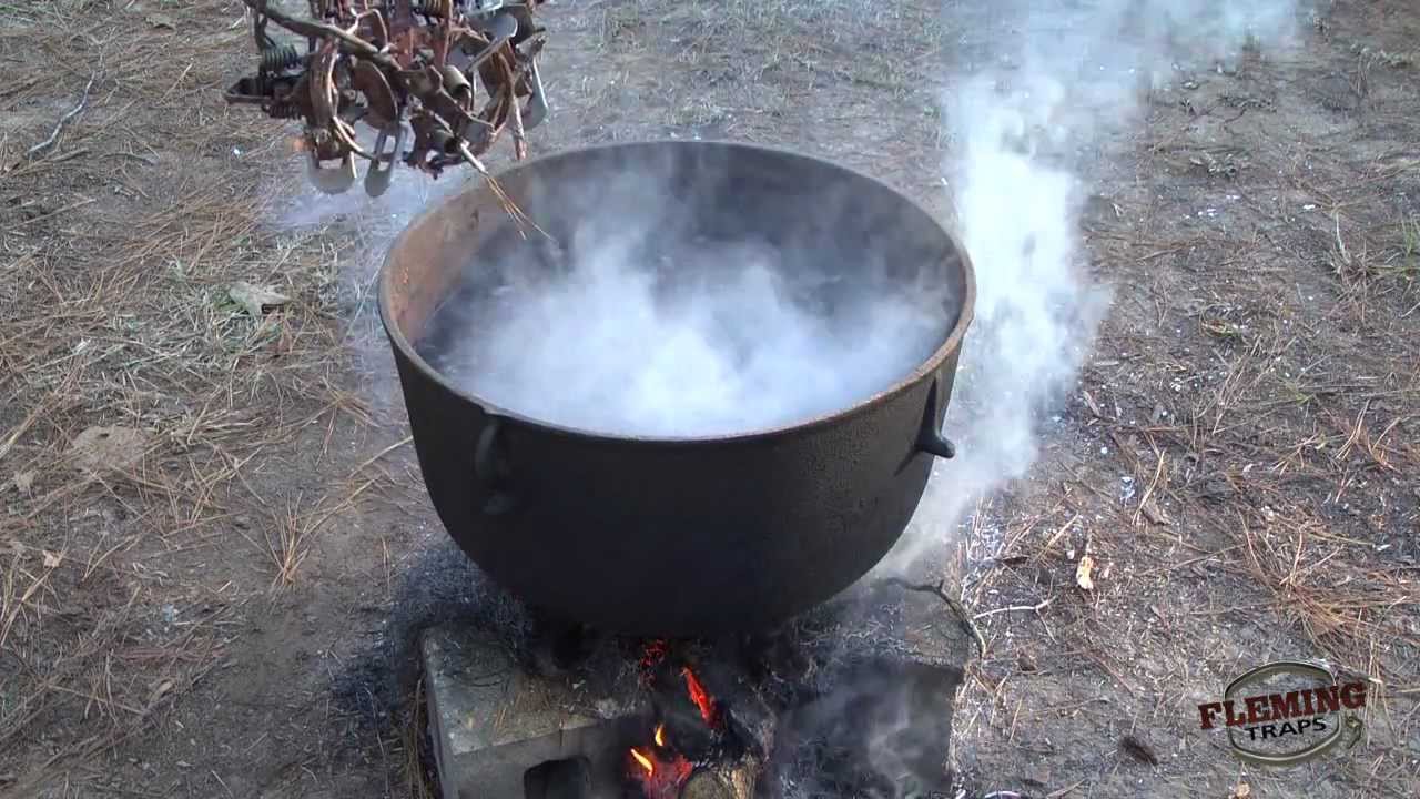 How to Dye Traps With Logwood Dye