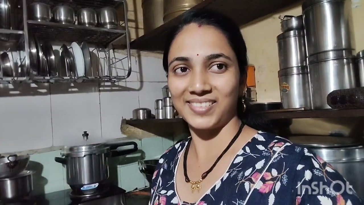 रोजची तीच काम 🤷 माळ्यावरच्या बेड मधली भांडी काढली 🤗