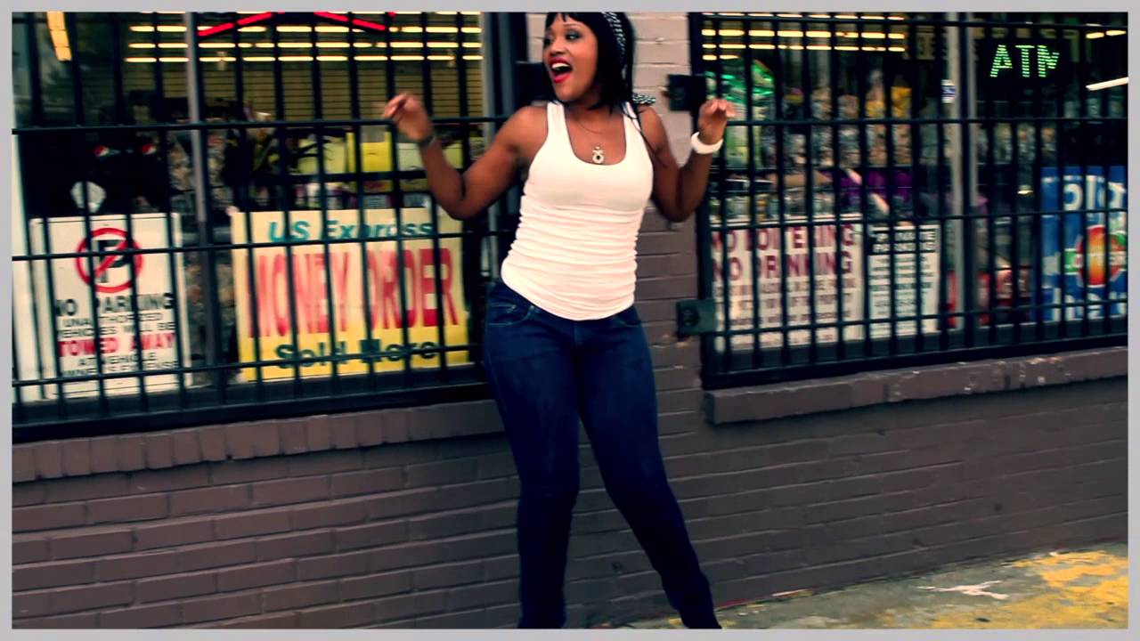 Roblyn Dee- Girl like me ( Official Music Video)