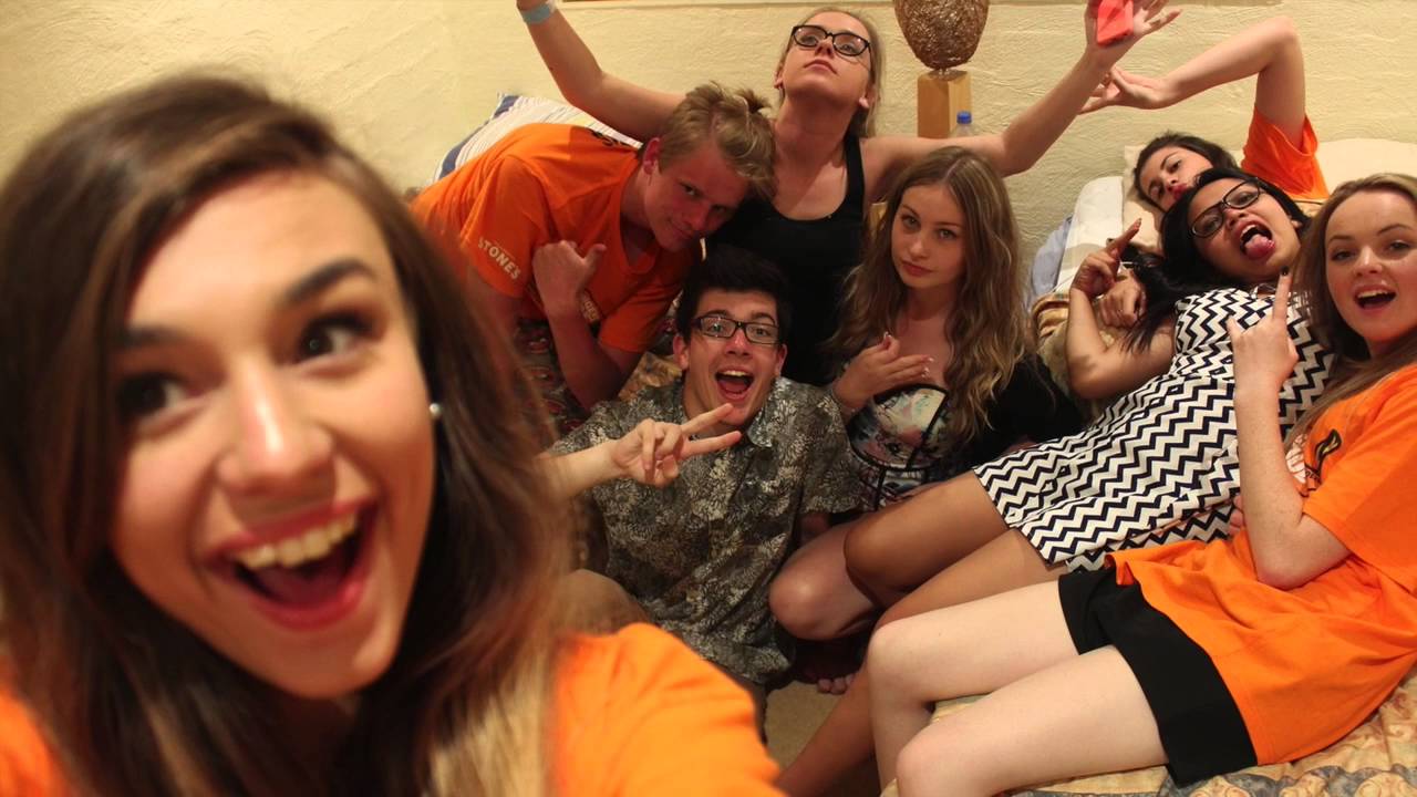 SCHOOLIES 2015
