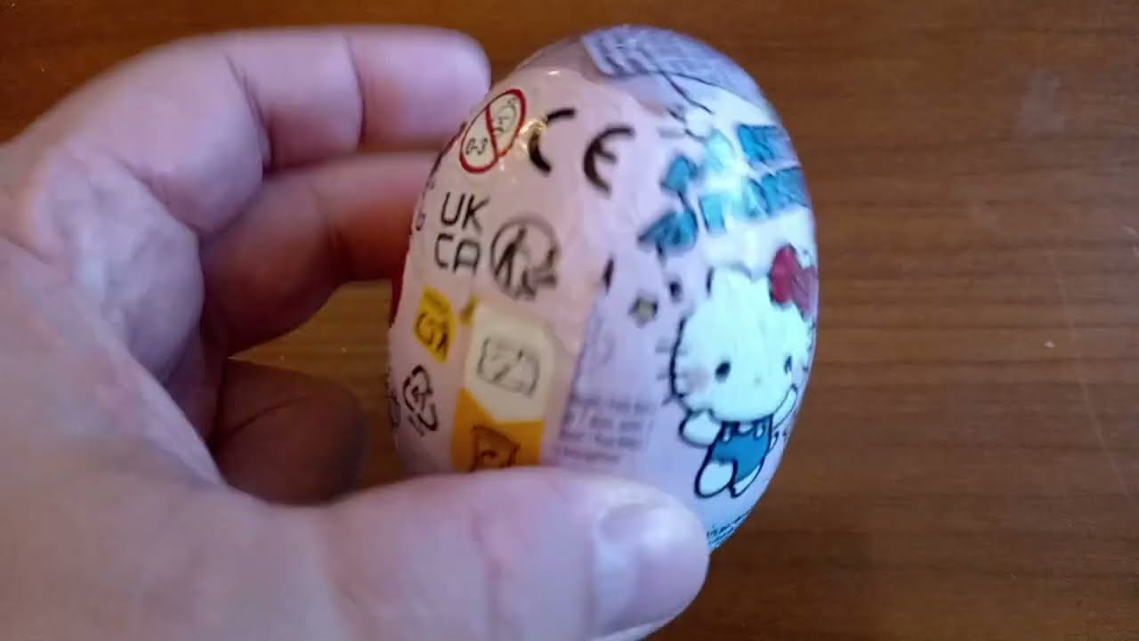 Ovetto con sorpresa Sanrio.