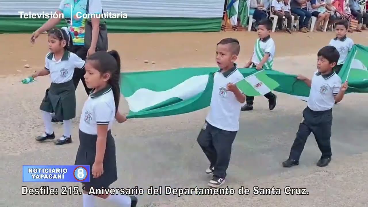 Desfile del sector Educación, municipio Yapacaní - 215.° Aniversario del Departamento Santa Cruz.