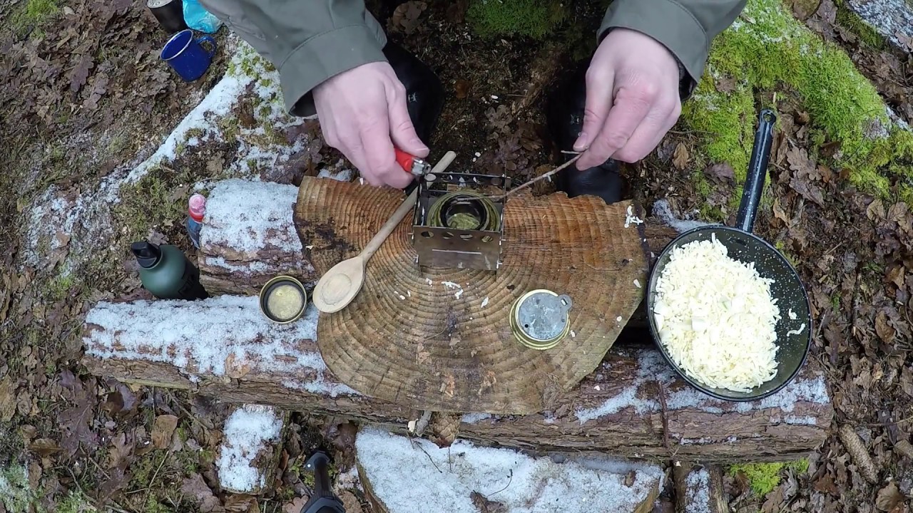Schweizer  Käsefondue im Wald