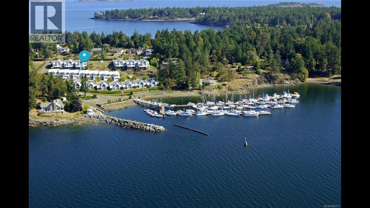 Over 2,800 sq ft. Oceanfront living at Beachcomber Marina - Nanoose Bay
