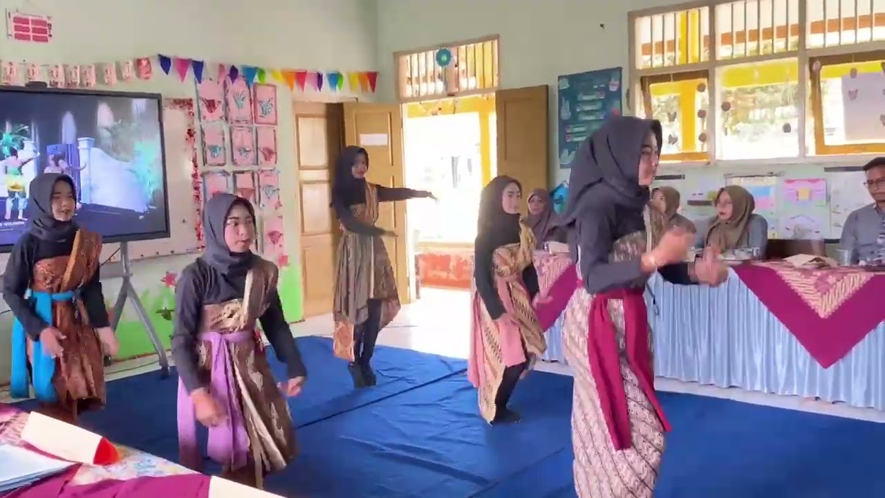 Tari Sintren Siswi Kelas 6 #ekks2025 #sdn2krajan  #eskrada #fypシ゚viral 