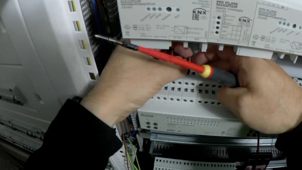 Conexion Actuador Jung KNX 2316.16 REGHE