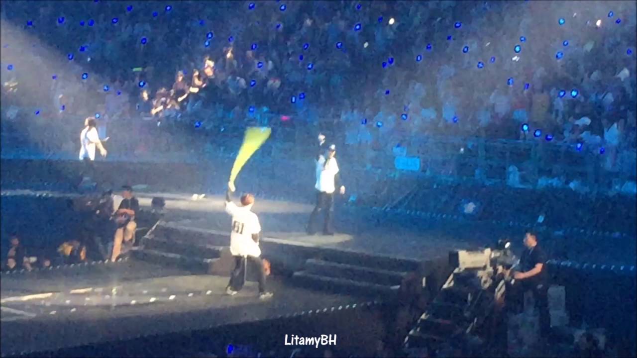 160910 EXOrDIUM in Bangkok EXO - Lucky One (funny moment)
