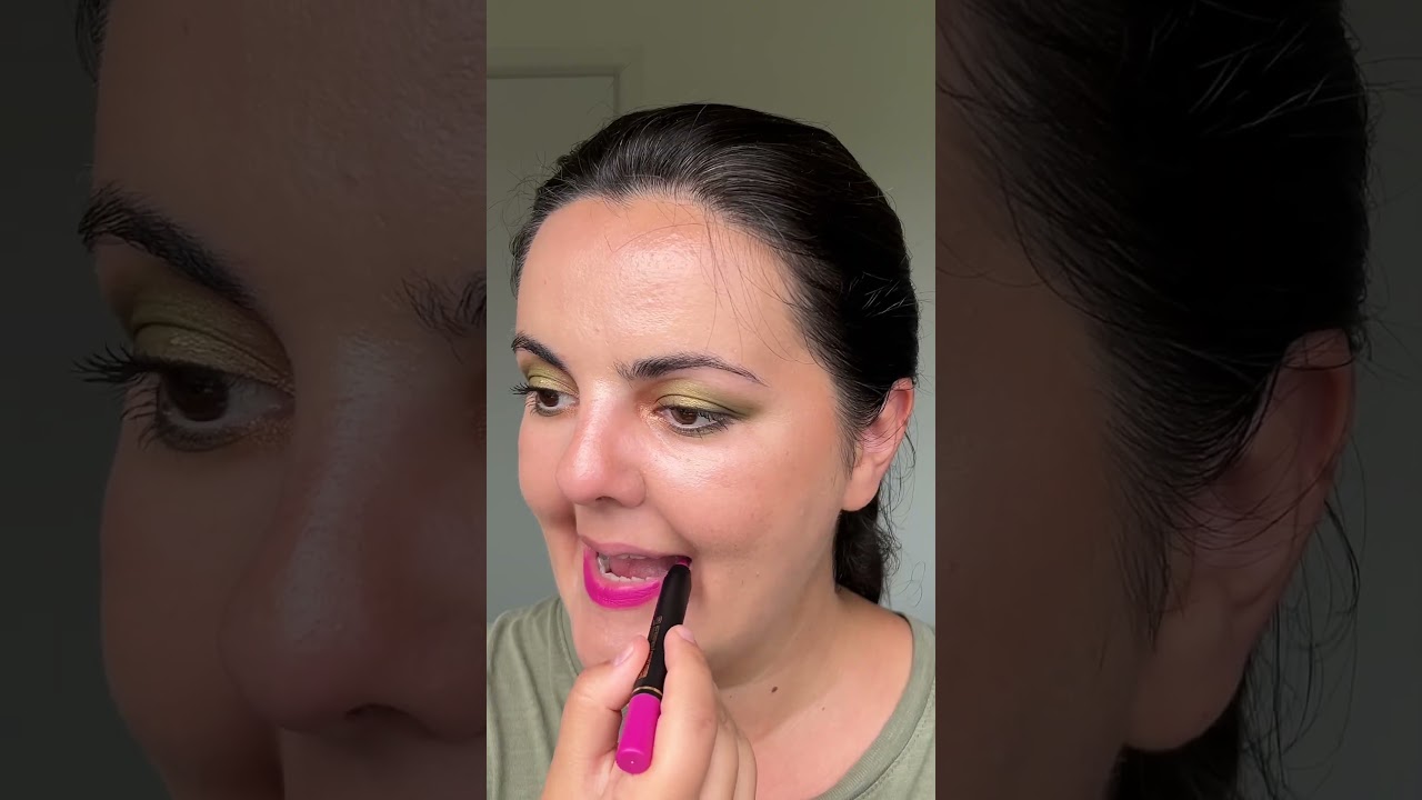 Bright fuchsia Pat McGrath lipstick #patmcgrathswatches