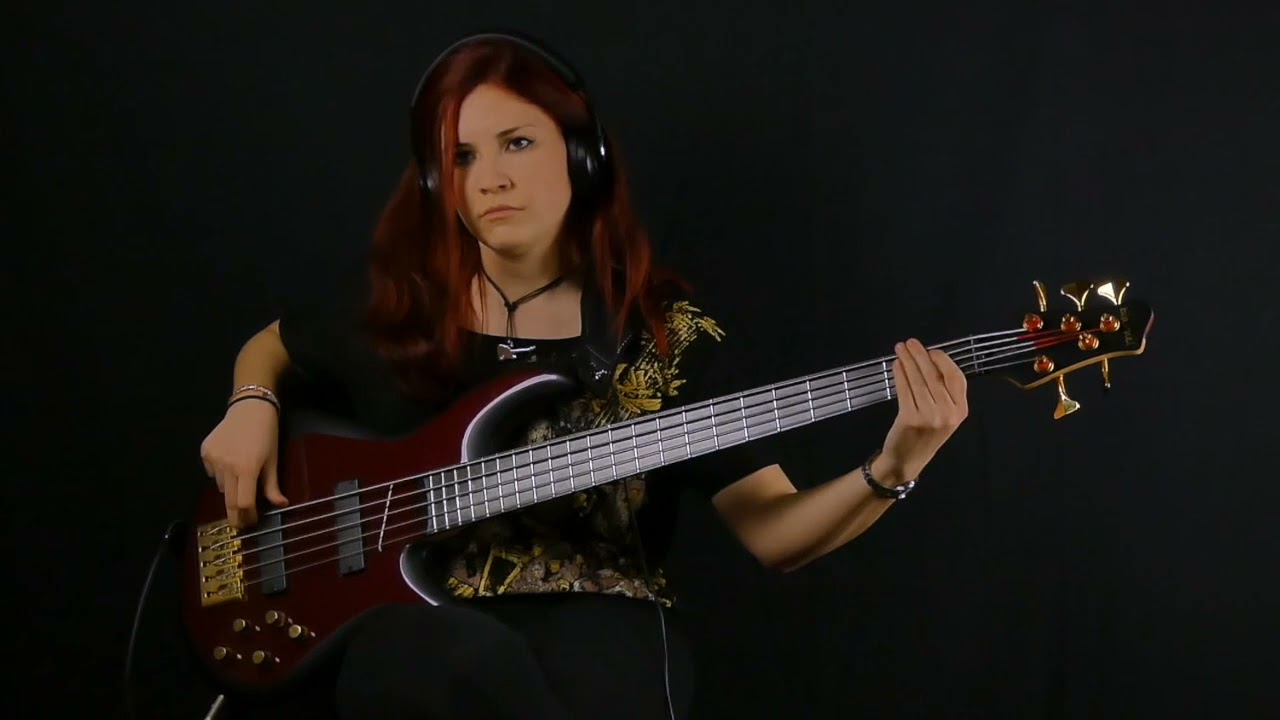 E' Festa - Premiata Forneria Marconi, Bass Cover by Arianna De Lucrezia