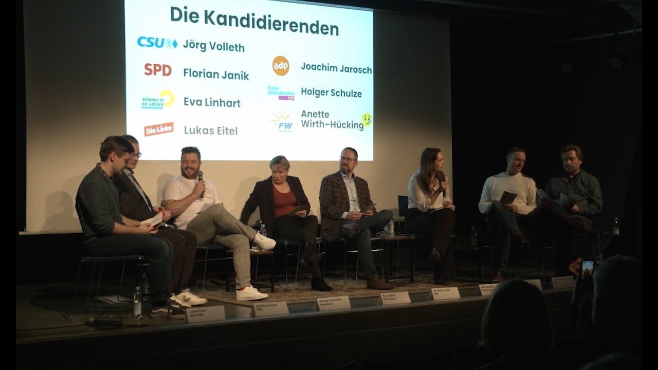 Podiumsdiskussion mit Kandidierenden für das Amt des/der Oberbürgermeister:in der Stadt Erlangen