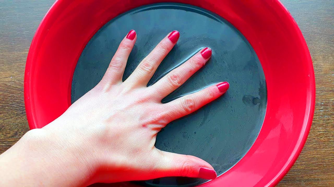 Fac Oobleck cu Fritz Cola - izabeloi