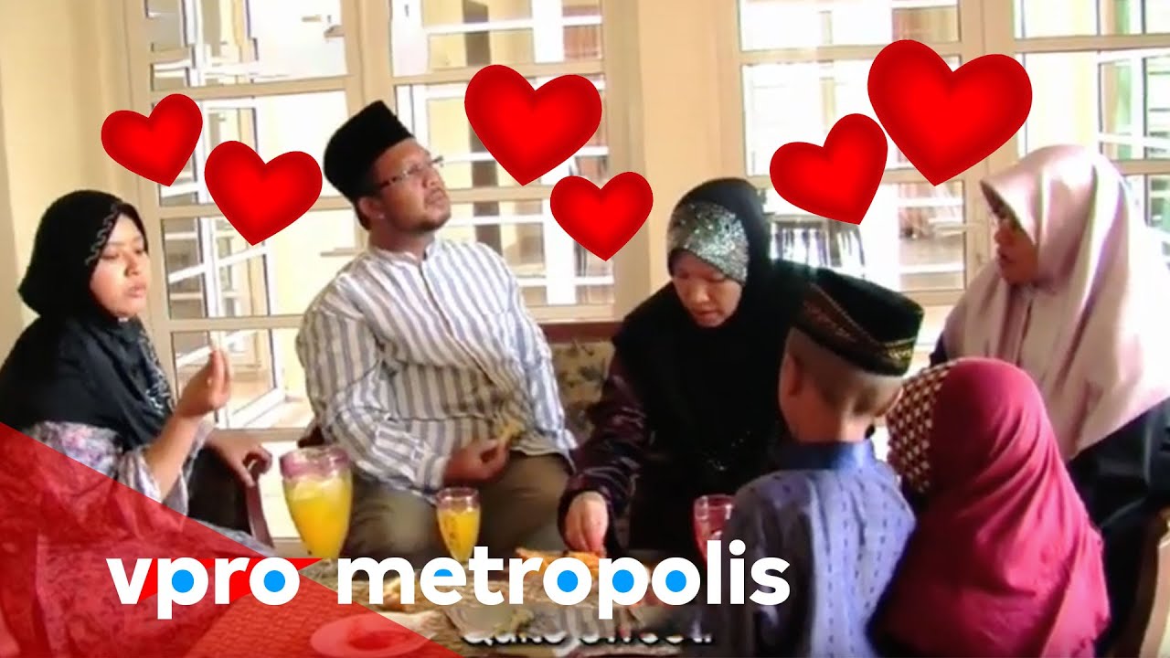 Polygamy in harmony in Malaysia - VPRO Metropolis 2010