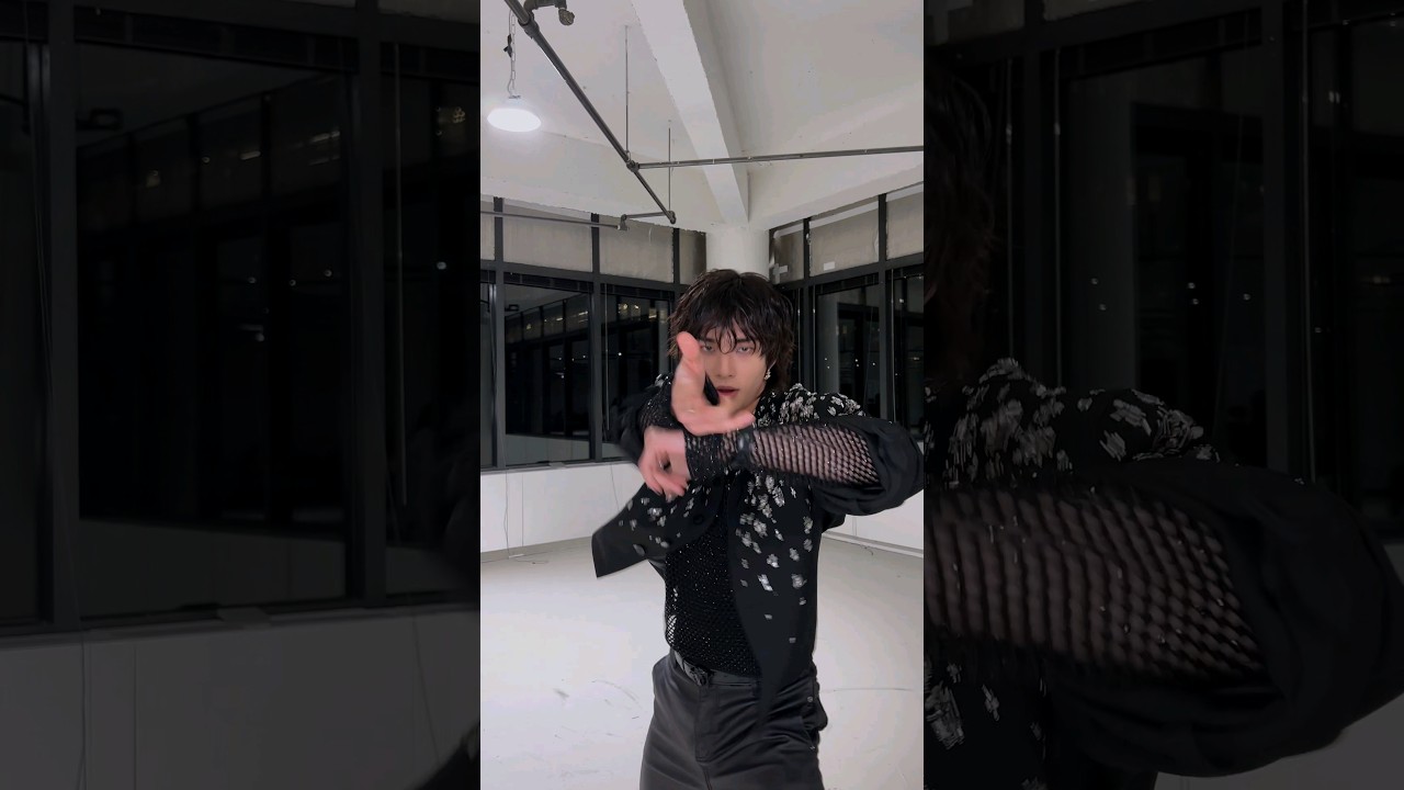 🥟🥟💫 #ChkChkBoom #StrayKids #스트레이키즈 #ATE #현진 #Hyunjin #StrayKidsComeback #YouMakeStrayKidsStay