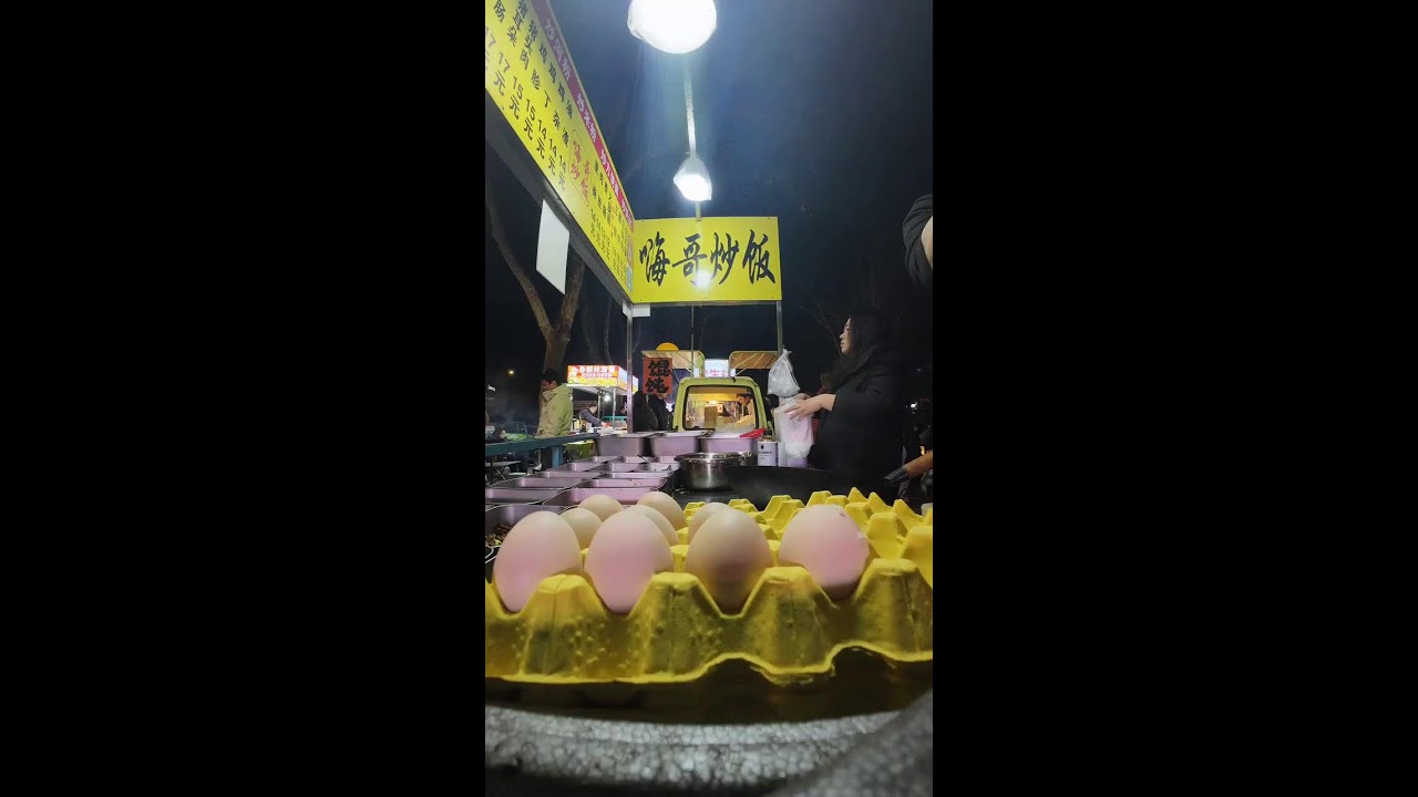 Enjoying delicious food - 纵览美食直播