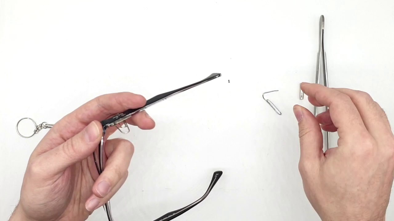 ¿Cómo cambiar las varillas Ray-Ban con bisagra con muelle?