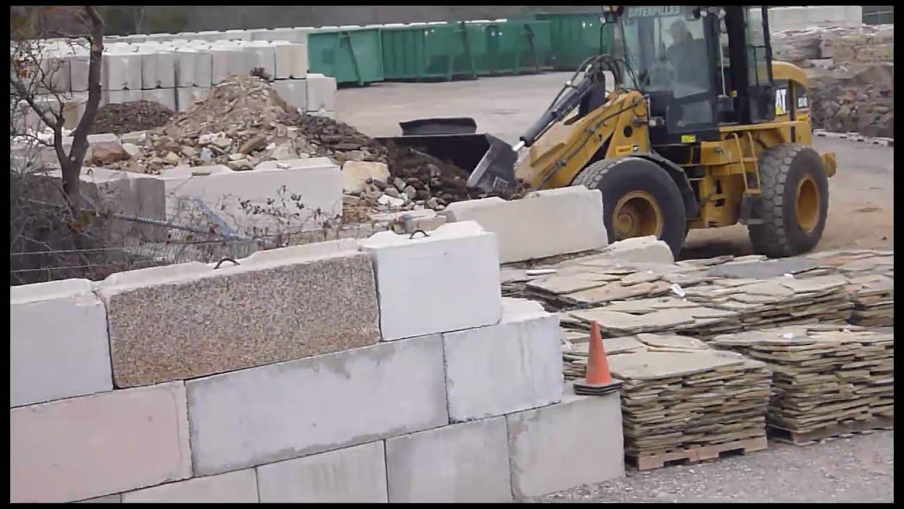 CAT 924G Loading Trucks HD