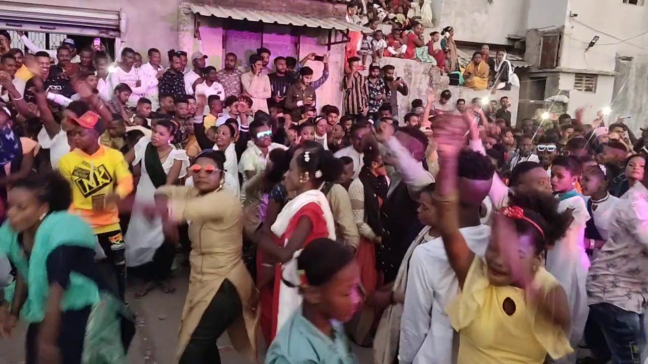 Mini African in dance gir ni mojj